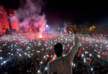 Photo of Istanbul iski nyrkin pöytään – Imamoğlun voittoa juhlittiin myöhään yöhön